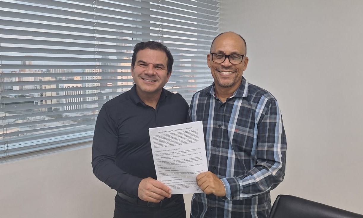 Presidentes do Sindatacado e Sindecolf assinam CCT 2025/2026